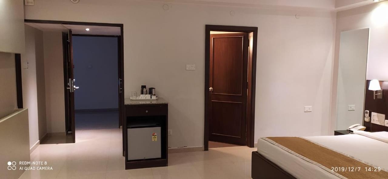 Hotel The Curzon Court Bangalore Exterior foto